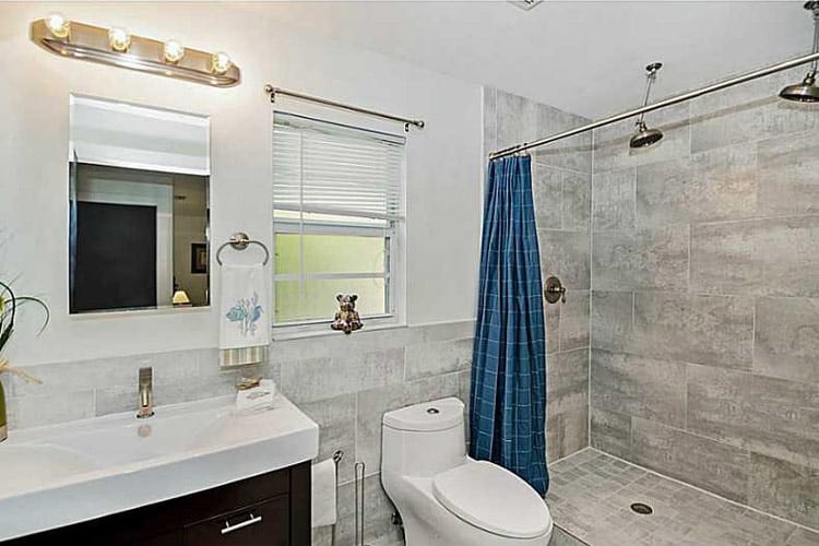 2723 NE 6th Lane Wilton Manors Real Estate Bathroom