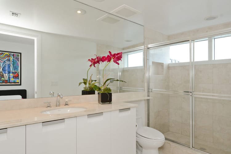La Rive Luxury Condo Fort Lauderdale Unit 502 Guest Bathroom