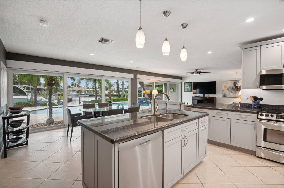 Kitchen 720 SE 6th Terrace Pompano Beach FL 33060