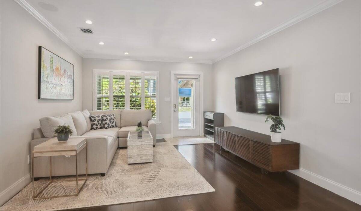 05-Living2-2508-SW-34th-Avenue-Fort-Lauderdale-FL-33312