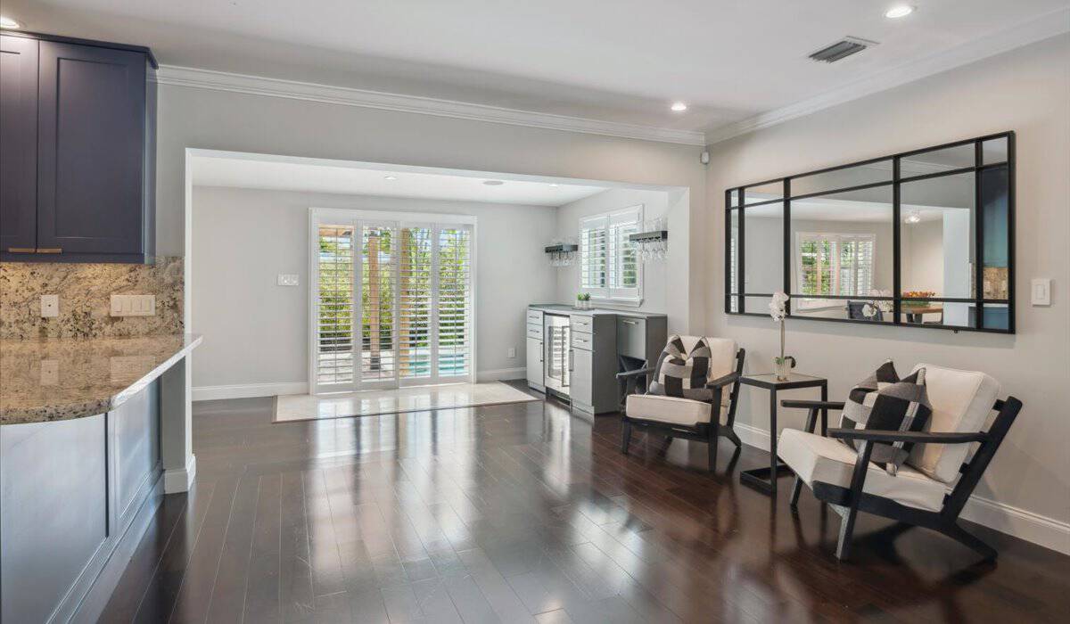 06-Sitting-2508-SW-34th-Avenue-Fort-Lauderdale-FL-33312