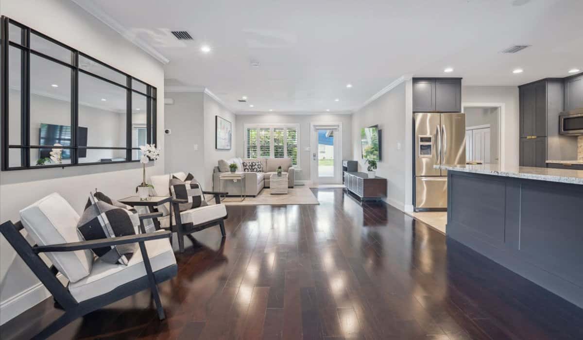 08-Sitting-Living-2508-SW-34th-Avenue-Fort-Lauderdale-FL-33312