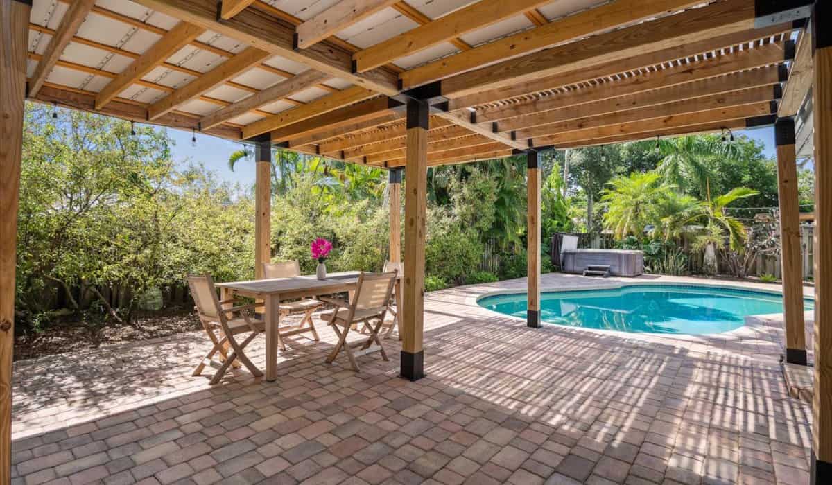 20-Patio-2508-SW-34th-Avenue-Fort-Lauderdale-FL-33312