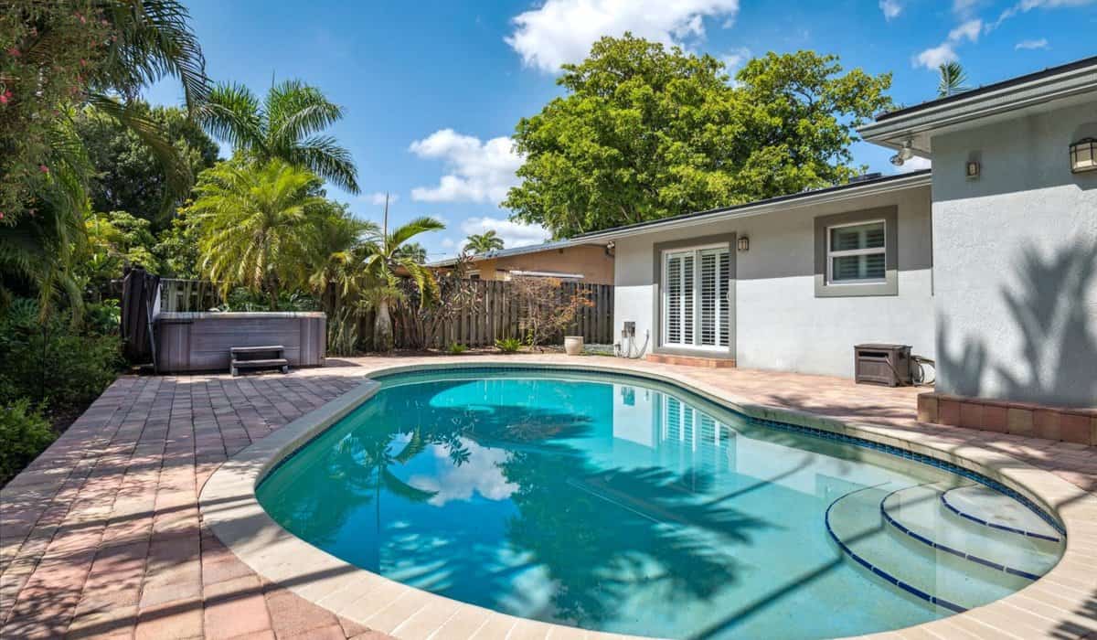 21-Pool-2508-SW-34th-Avenue-Fort-Lauderdale-FL-33312